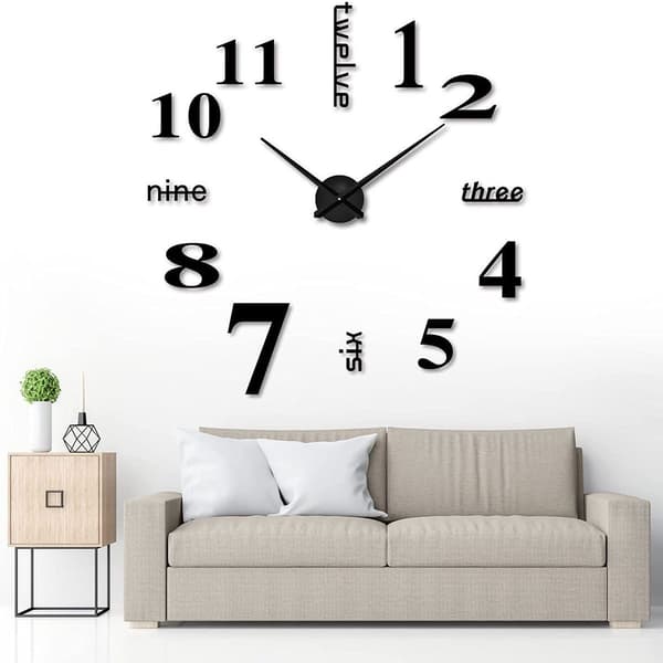 Modern väggklocka med unik design