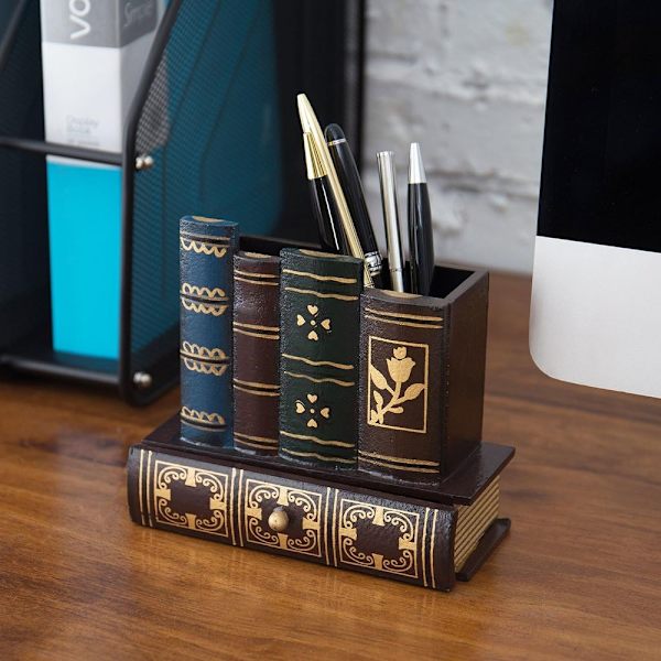 Dekorativ trækontorforsyningsholder i biblioteks- og bogdesign