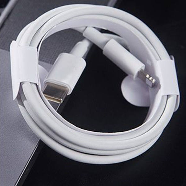 KLB:n salamakaapeli iPhoneen, nopea latauskaapeli USB-C-virtalähteellä