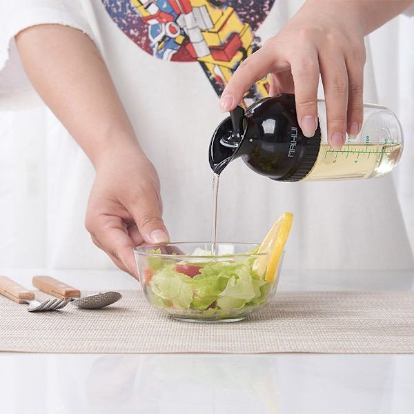 Liten salladsdressing shaker salladsdressing shaker, dressing vit