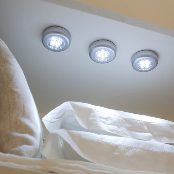 Set med 3 batteridrivna självhäftande spotlights med vita lysdioder