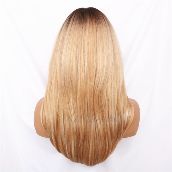 Fluffy lang blond parykk for kvinner med lang lugg