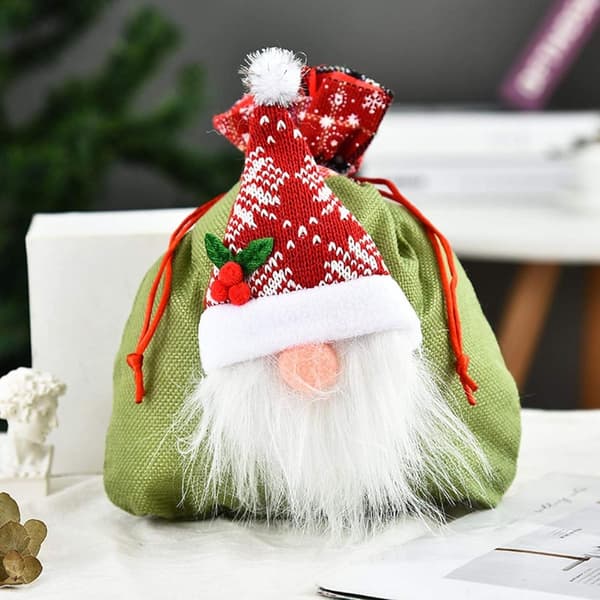 Harlotte Jul 3D godispåsar med svenska tomtenissar KLB