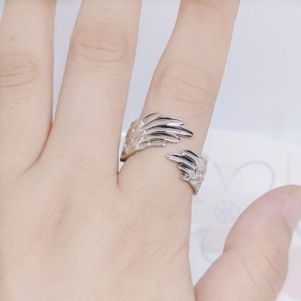 Justerbar ring i sterlingsilver med ängelvingar