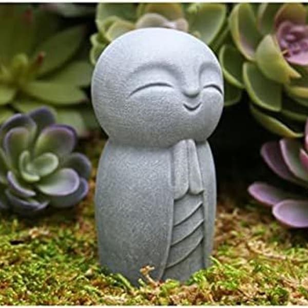 Munk smilende Buddha-statue, perfekt dekorasjon for hjemmet ditt