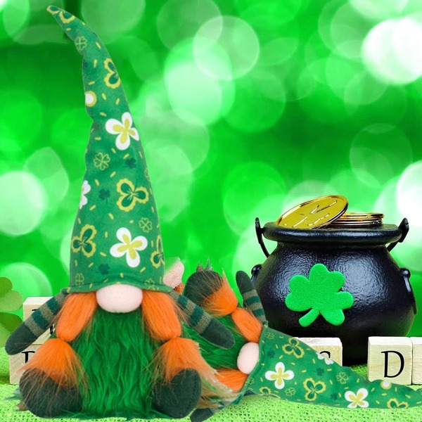 St. Patrick's Day plysnisser, grøn hat, ansigtsløs ældre person B KLB