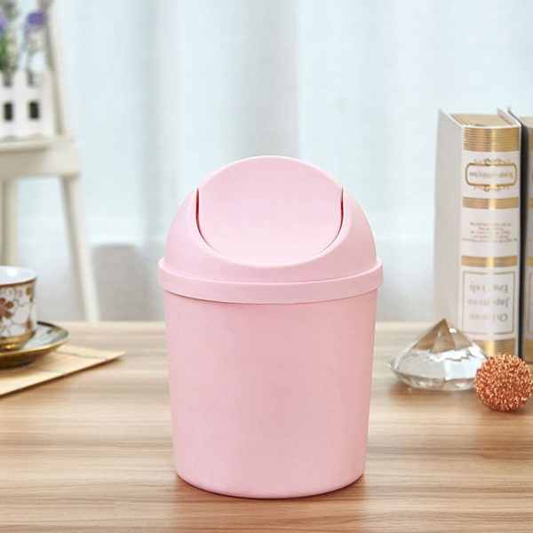 Mini affaldsspand i plast med svinglåg, lille skrivebordsaffaldsspand i pink
