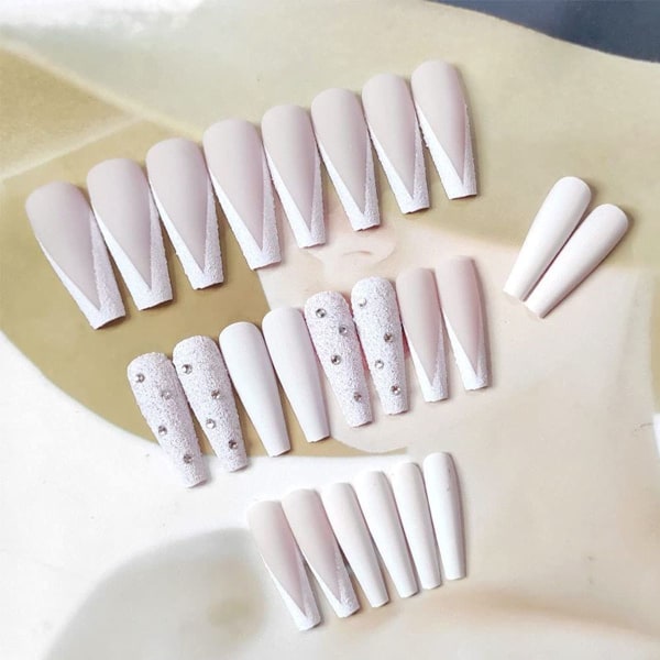 Et sæt af 24 akryl lange falske negle til manicure til stuen KLB