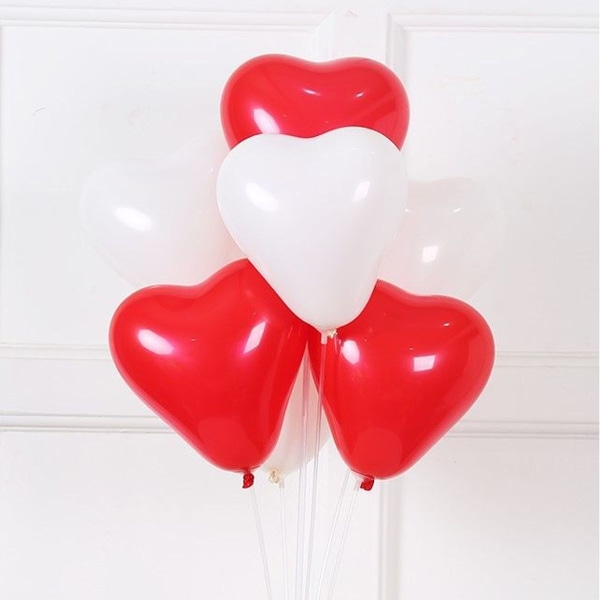 Pakkauksessa 50 sydänilmapalloa, punainen ja valkoinen, 12 tuuman ilmapalloja häihin KLB