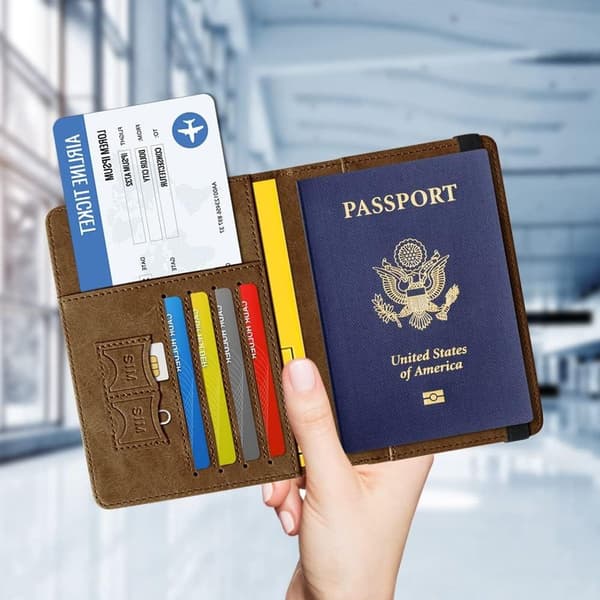 Passfodral, Czyan konstläder skyddande passfodral med RFID-blockering