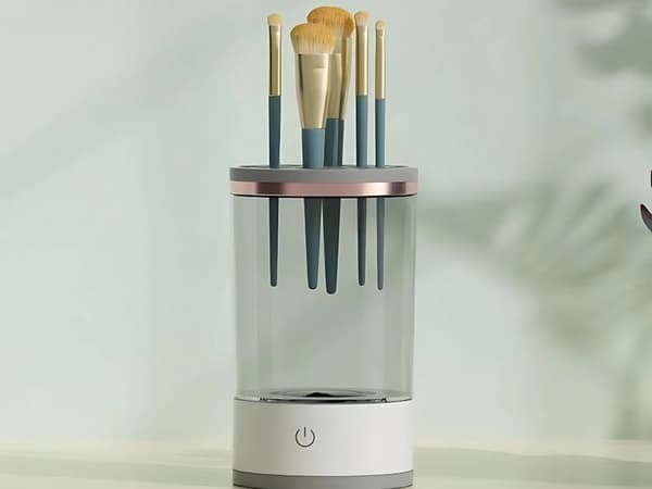 USB sminkekostrenser white