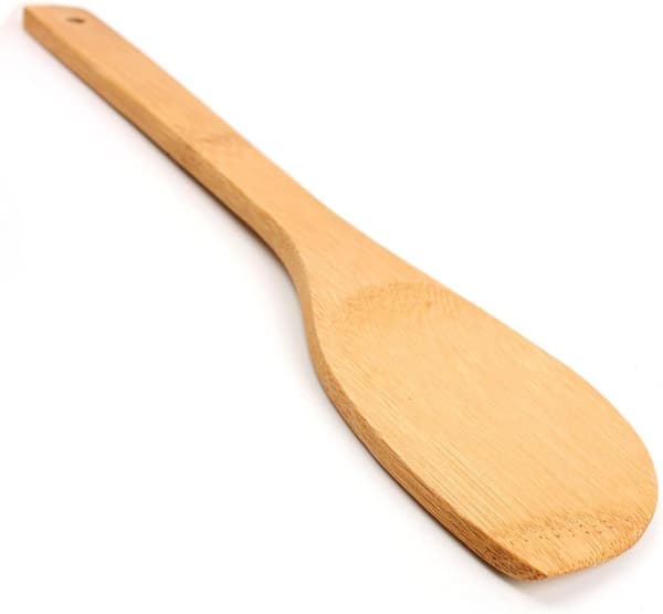 4 bambu- ja puukeittiövälineen setti, sisältää lastan, kauhan ja lapion.