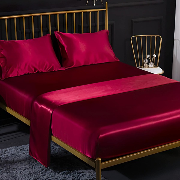 4-delt sæt af ensfarvede satin sengetøj, 1 x Stræklagen 198*203 cm 2 personer med 35 cm stor lomme, 1 x Dynebetræk og 2 x Pudebetræk Burgundy Red