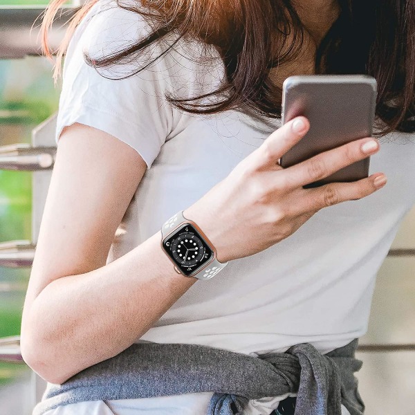 Sportband kompatibelt med Apple Watch -band 42 mm 44 mm 45 mm, andningsbart mjukt silikon Sportersättningsband för kvinnor