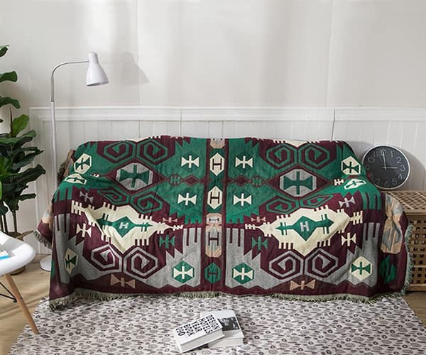 Sofa-peitto, sohvanheitto, peitto pompomeilla, 130 cm x 180 cm