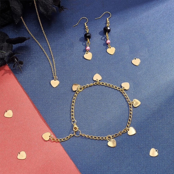 30 stk. Gyldne hjertemønster charms i rustfrit stål hjertevedhæng allergivenlige små hjertecharms til smykkefremstilling halskæde armbånd.