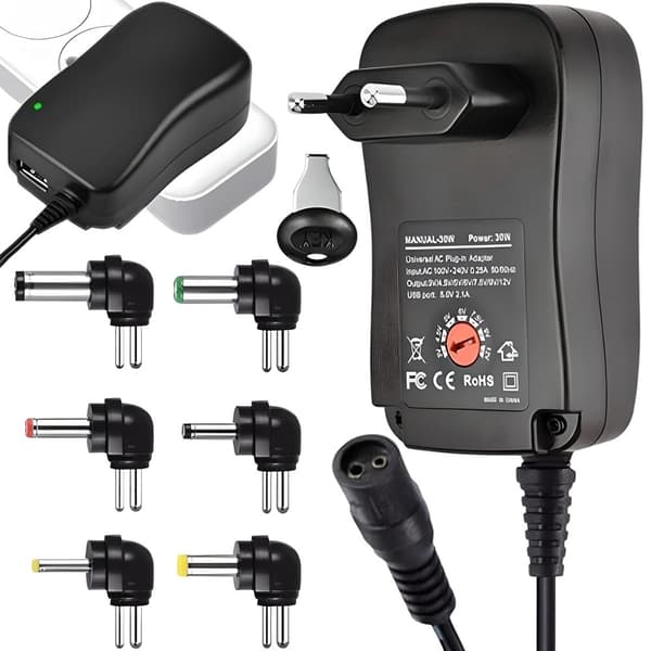 Universal strømadapter justerbar 3V-12V 6 kontakter