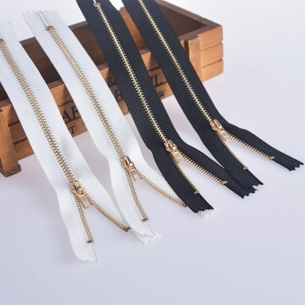 Dragkedjor - 10-pack 10 cm (Guld + vit)