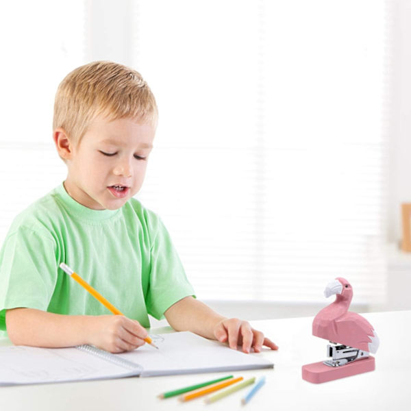 Flamingo Mini Dyrestapler Nyhet Tre Stapler Levende Håndlaget Tre Stapler, Skrivebordsdekorasjon for Skolekontor Stasjonær Barn
