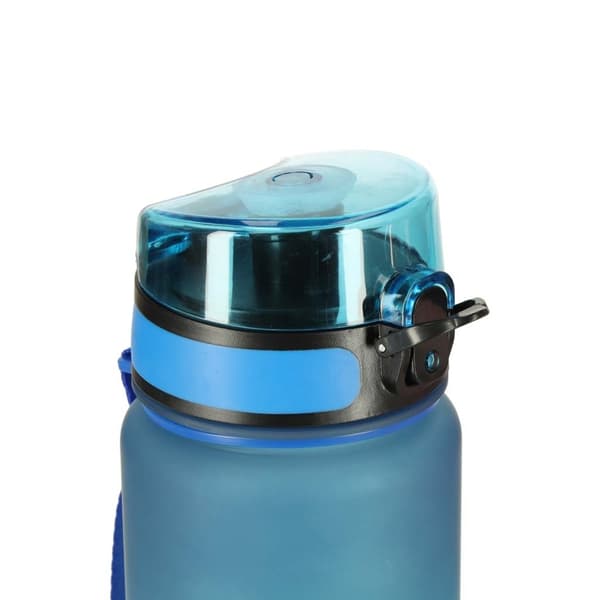 600 ml vesipullo pillillä ja aikamerkinnällä blue