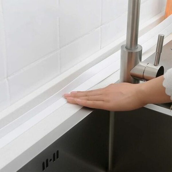 320x3.8CM Duschband Tätningslist Duschlist Badrum vit silikonlist Maskeringstejp badkar PE självhäftande kök Hörn tätning