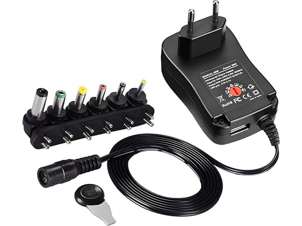 Universal strømadapter justerbar 3V-12V 6 kontakter