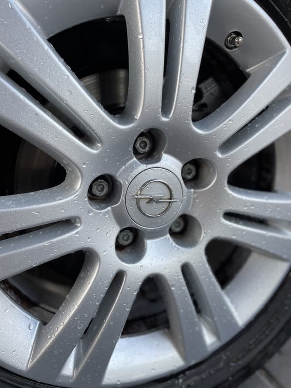 Opel Centrumkåpor / Fälgnav Bilmärke - 4-pack 64mm - Silver