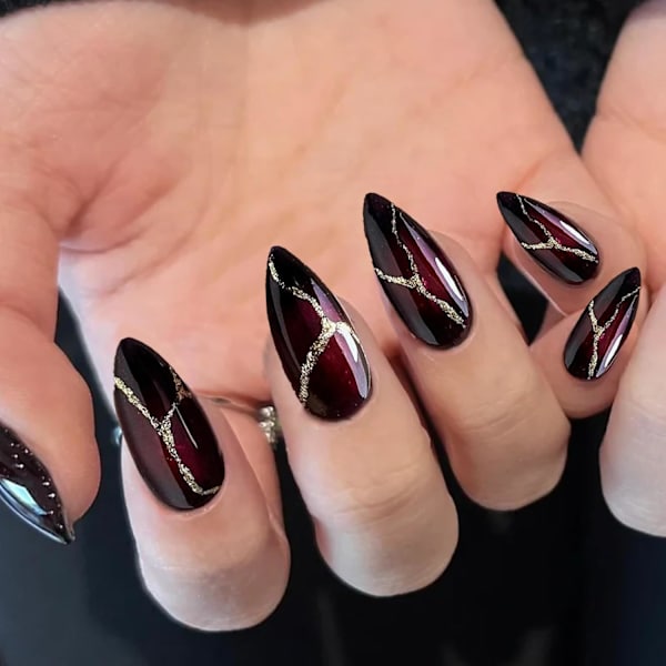 Röd Svart Press On Nails Mandelformade Konstgjorda Naglar Med Gyllene Böjd Linjedesign Med Limstift På Naglar För Bröllop Födelsedag