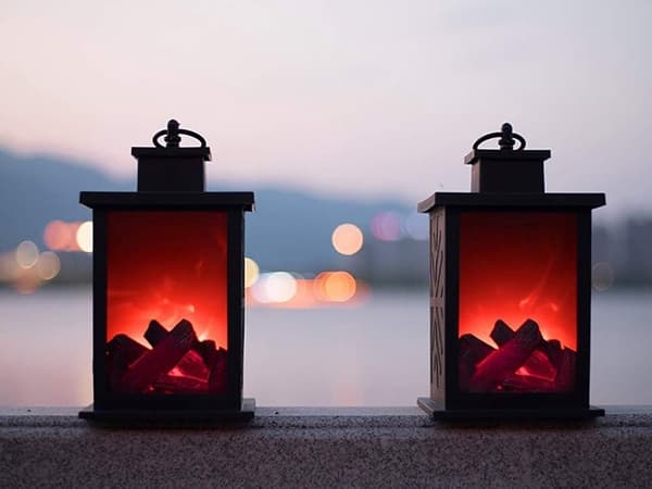Dekorativ LED-lanterne - Batteridrevet elektrisk pejs