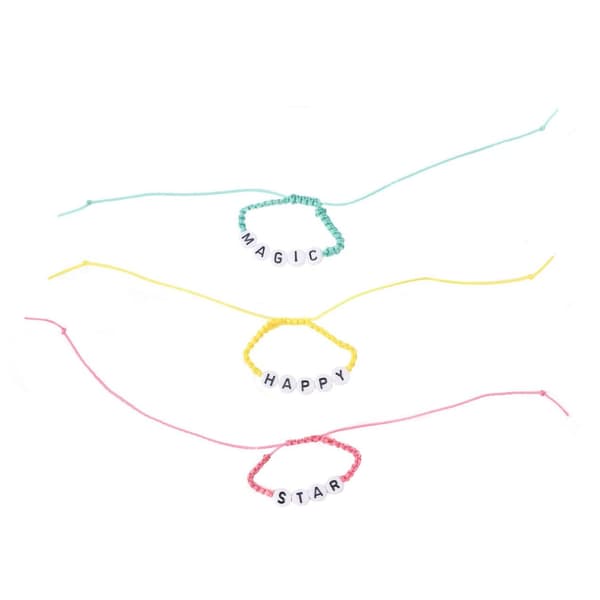 Lasten rannekoru - Helmet/kirjaimet Pearls