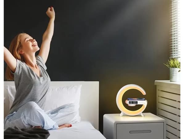 RGB vækkeur - Med trådløs oplader og højttaler
