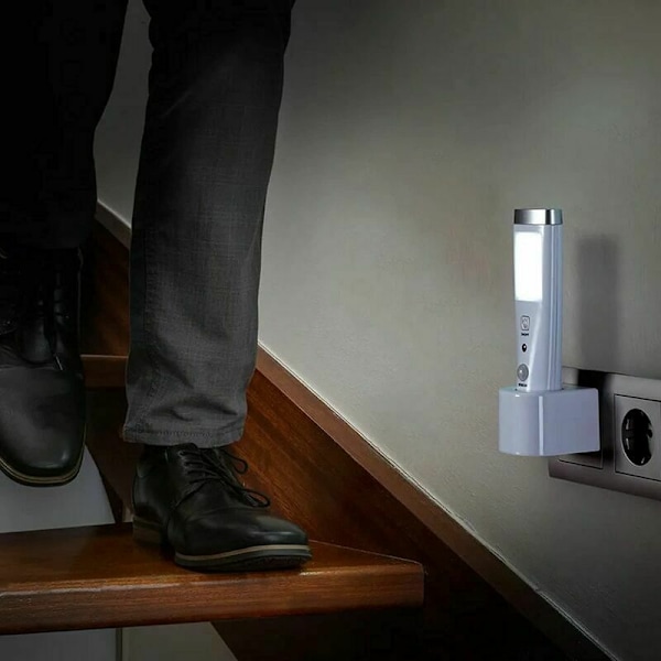 Uppladdningsbar ficklampa med rörelsesensor, starka vita lysdioder för tydlig sikt, säker och effektiv nödficklampa, 4 i 1 funktion
