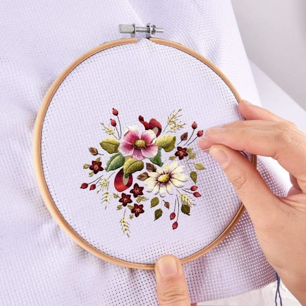 Broderikit, Broderikorsstygnsverktygssats, Broderistartkit inklusive 100 färgade trådar, 5 bambu broderiram