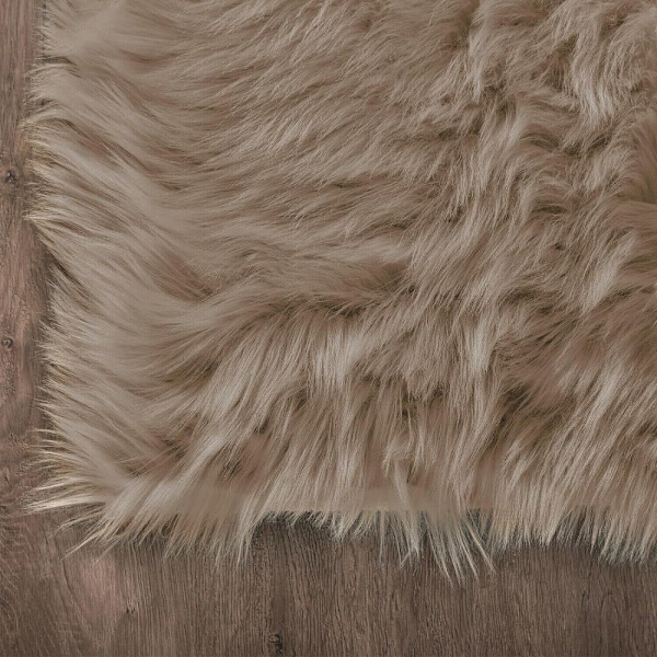 1 st konstgjord pälsmatta ljusbrun beige fluffig liten sovrum; materialkomposition: 100% akryl