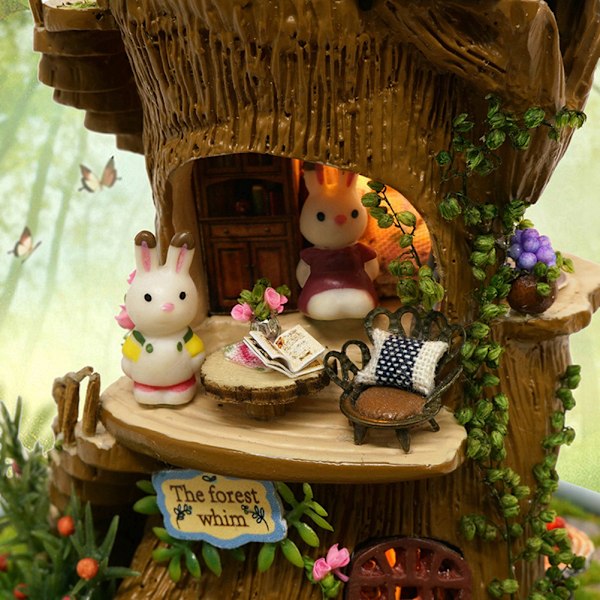 Söt DIY Skog Dockhus Miniatyr med Roterande Musikbox Dammskydd LED-ljus