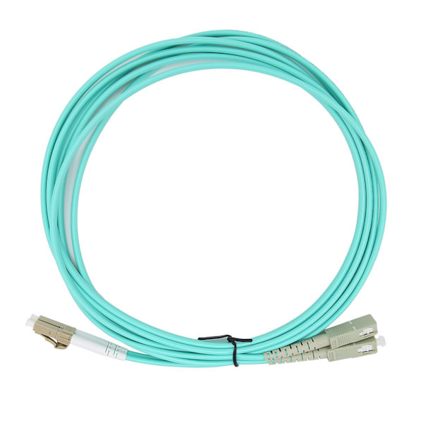 Optisk kabel LC UPC SC UPC MultiMode DualCore optisk fiber för dataöverföring.