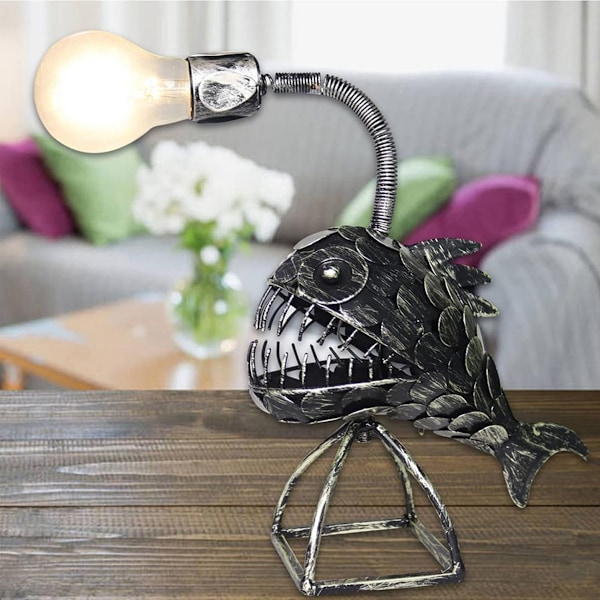 USB-lampor: Robotmodell-utseende med simulerade flamlåge-LED-lampor, perfekt för kreativa utrymmen