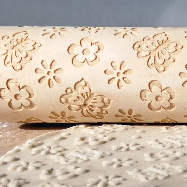 Miljövänlig präglad degkavel, perfekt för bakning, non-stick barn trä 3D blommönster träkavel för hemmaköksanvändning (1 st)