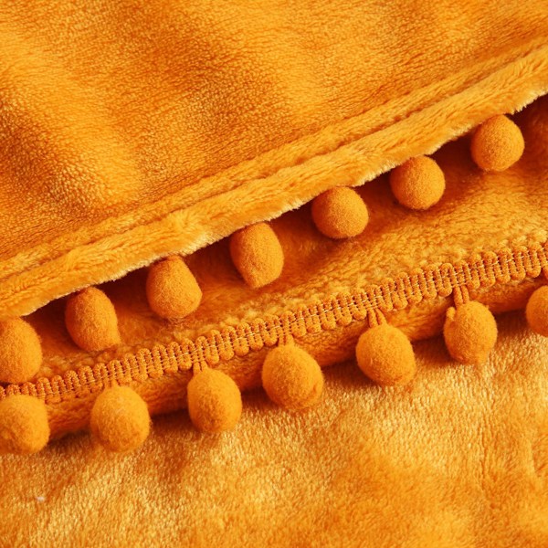 Släng filt med pompom frans flanell filt säng filt mjuk släng filt för soffa soffa heminredning -1.3m*1.5m-Gul