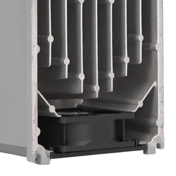Motor Variabel Frekvensomformare Bra Värmeavledning Frekvensomriktare Konverterare 3 Fas 380‑440V Ingång 0‑440V Utgång 7.5KW 16.1A