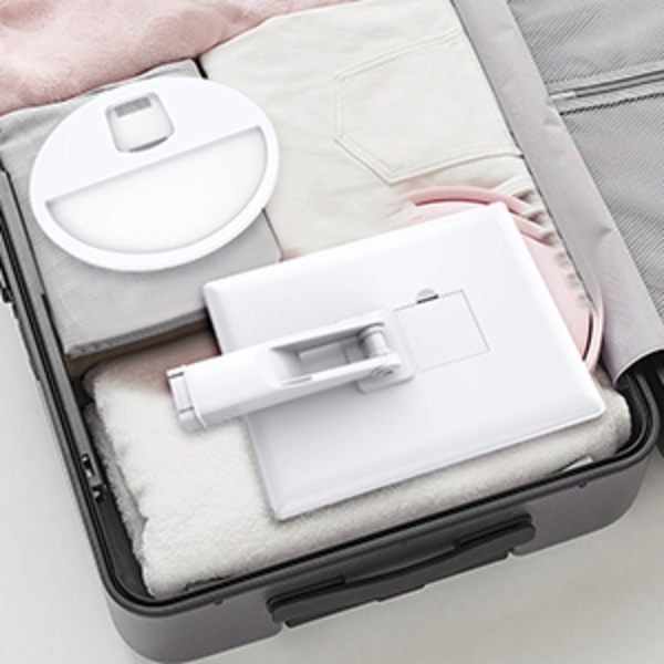 Sminkspegel Sminkbordsspegel med Ljus, 1x 2X 3X Förstoring, Upplyst Sminkspegel, Touchkontroll, Tri-Fold Sminkspegel, Dubbel Strömförsörjning
