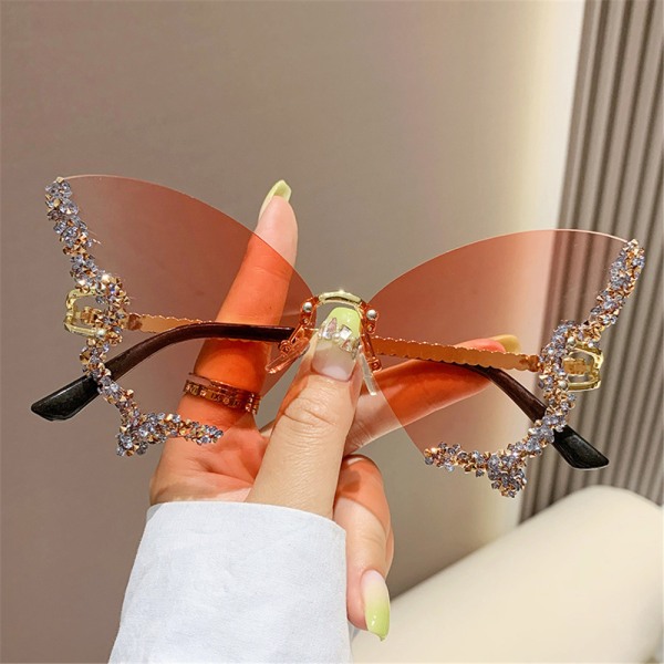 Retro Butterfly Rimless Diamond Rhinestone Solglasögon Överdimensionerade glasögon Glasögon Glasögon för kvinnor Gradient Powder