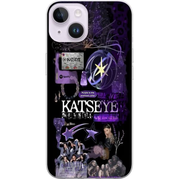 Kompatibelt Mobildeksel til Apple iPhone 15 Plus KATSEYE i lilla collage med gruppebilder, stjerner, logo og glitrende nostalgiske detaljer lila