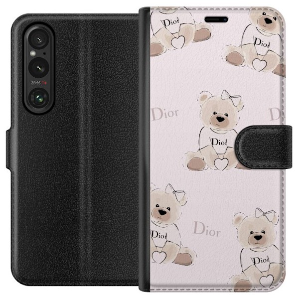 Sony Xperia 1 V Tegnebogsetui Teddy Dior Vibes - luksuriøs bamse i modetil