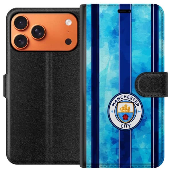 Kompatibel Tegnebogsetui til Apple iPhone 17 Pro Max Stort cirkelformet fodboldemblem mod lyseblå og mørkeblå lodrette striber med subtil tekstur blå