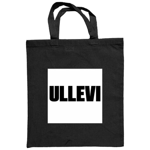 Kangaskassi Ullevi, valkoinen typografia, jossa on suurta graafista tekstiä mustalla taustalla Musta one size