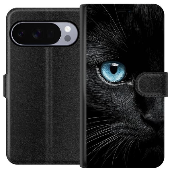 Kompatibel Tegnebogsetui til Google Pixel 11 Pro Nærbillede af sort kat med intenst blåt øje og dramatisk kontrast mod mørk baggrund sort