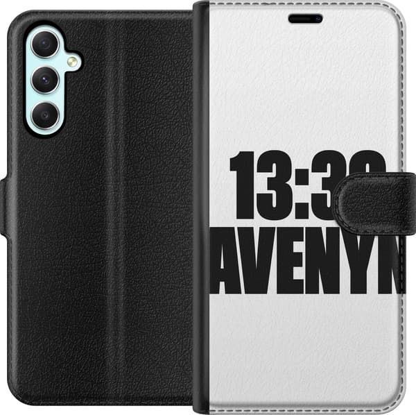 Kompatibel Tegnebogsetui til Samsung Galaxy A34 13:30 Avenyn hvid typografi på sort baggrund med grafisk tekstdesign sort