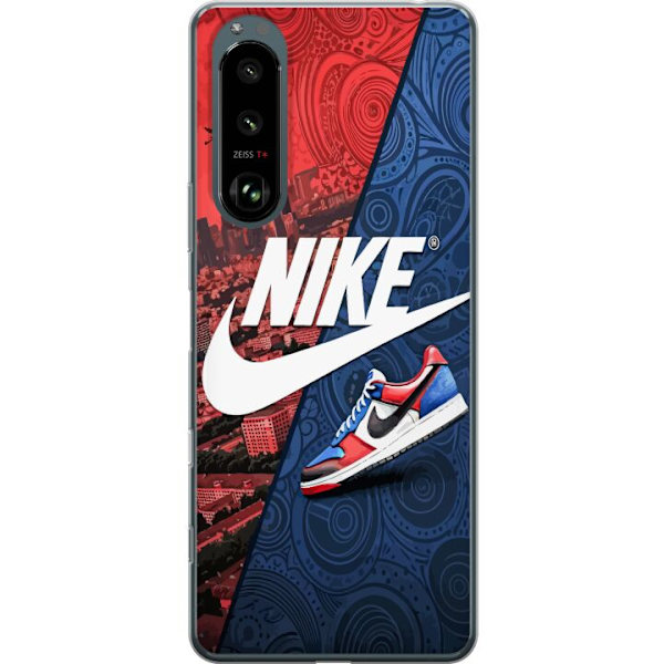 Sony Xperia 5 III Genomskinligt Skal Nike Logotyp Röd Blå Sneaker Stil Sport Fashion Populärt Swoosh Motiv Träningskläder Grafisk Ikon