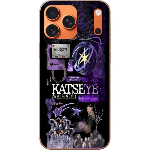 Kompatibelt Mobildeksel til Apple iPhone 18 Pro Max KATSEYE i lilla collage med gruppebilder, stjerner, logo og glitrende nostalgiske detaljer lila